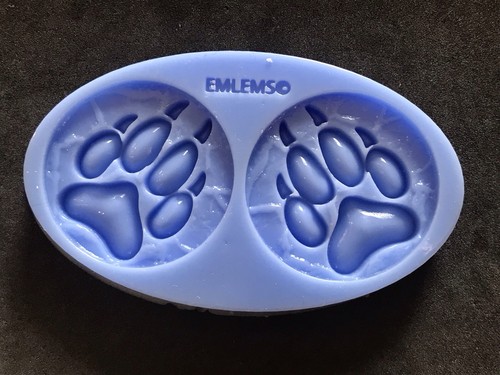 Animal paw prints dog wolf - prints,