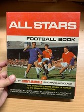 1967 " The Complete Stars Football Book No.17.8cm UK Annual Hardcover (P4)