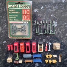 Hornby OO Gauge Train Station