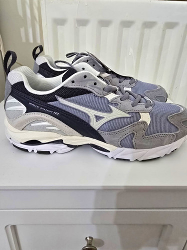 Mizuno wave rider low top - wave,