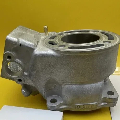 Suzuki oem engine cylinder - suzuki,