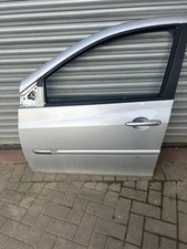 2010 RENAULT CLIO MK3 FRONT LEFT PASSENGER SIDE DOOR