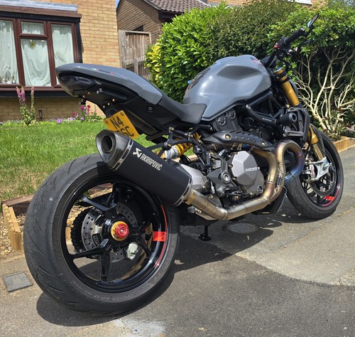Ducati monster 1200 - ducati,