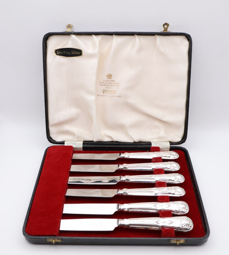 Lovely vintage boxed silver - lovely,