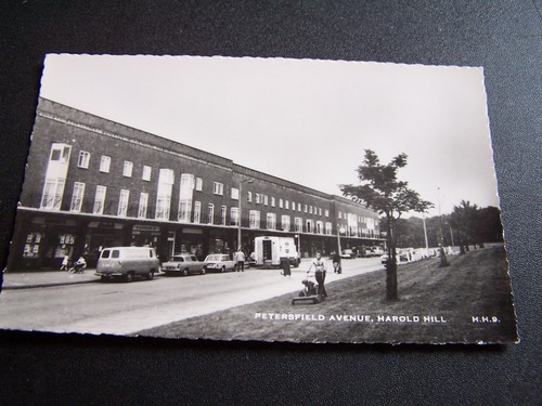 Petersfield avenue harold hill - avenue,
