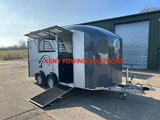 New Cheval Liberte Maxi 3 Living Horse Herringbone Trailer with Unfurnished Room