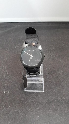 Nixon quartz watch - nixon,