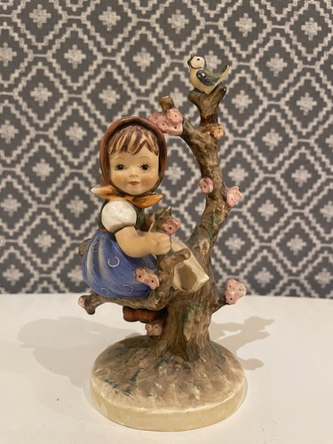 Vintage hummel figurine - hummel, girl