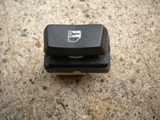 Vauxhall Antara 2.2 4x4  Drivers side door lock switch .  BREAKING ANTARA