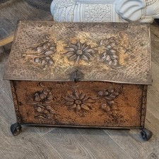 Antique Arts & Crafts style