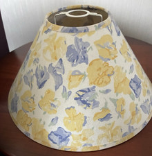 LAURA ASHLEY SWEET PEA CONFETTI CEILING LAMPSHADE EXCELLENT USED CONDITION