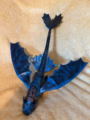 How train your dragon - train,