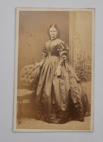 Cdv lady behind a - lady,