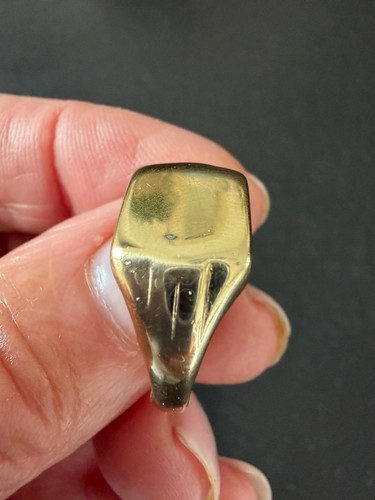 Man signet ring 9ct gold - man's,