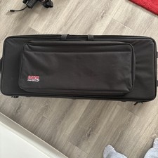 Gator case for keyboard used once perfect condition 