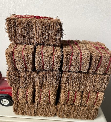 Square hay bales - 1:32,