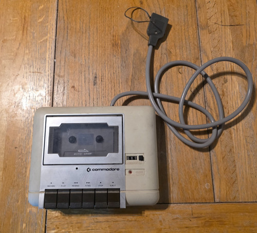 Commodore vic datasette cn2 - commodore,