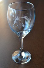 HORSE HEAD ETCHED WINE GLASS