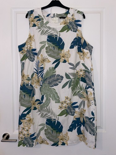 Ladies bnwot peacocks - ladies, sz