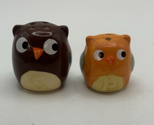 Salt pepper shaker - salt,