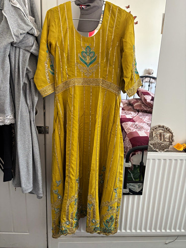 Women gold embroidered - gold,