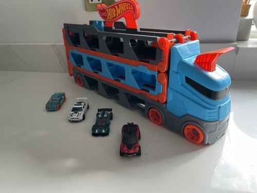 Hot wheels speedway - speedway, car