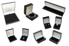 Black leatherette jewellery - black,