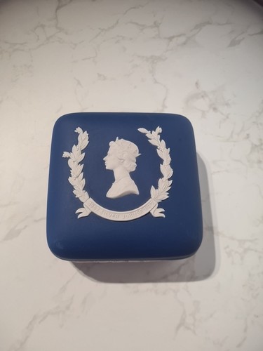 Royal blue wedgewood - royal,