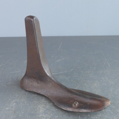 Vintage cast iron shoe - iron, last