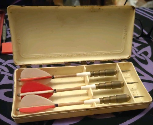 Kwiz brass darts with - kwiz,