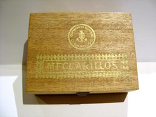 VINTAGE WOODEN 50 CIGAR BOX