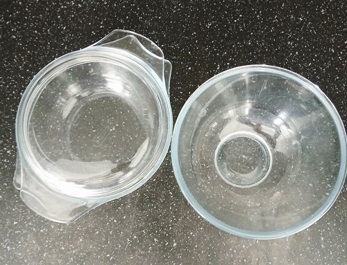 Pair pyrex dishes - of,