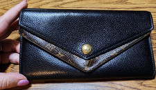 Louis Vuitton Double V