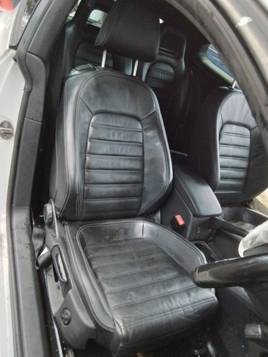 Front seat volkswagen - front,