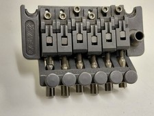 Peavey Tremolo Black Bridge -