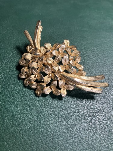 Vintage 1960 gold - vintage, tone