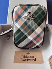 VIVIENNE WESTWOOD ☀️ Derby