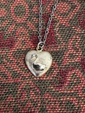 1994 Nest  Heart-Shaped Swan