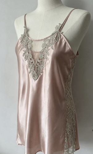 Vintage luxury flora pale - vintage,