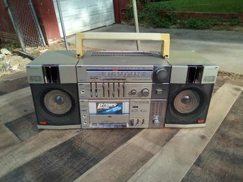 Jvc boombox r11jw - jvc,