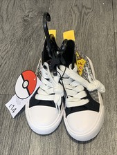POKEMON PIKACHU SIZE 8 BOYS