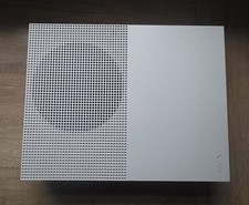 Xbox One 1TB, Two Controlers 