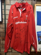 Match un worn spare Issued Wales v Italy squad signed rugby union shirt 