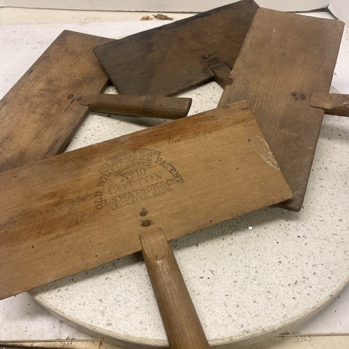 Antique hand carding - carding, comb