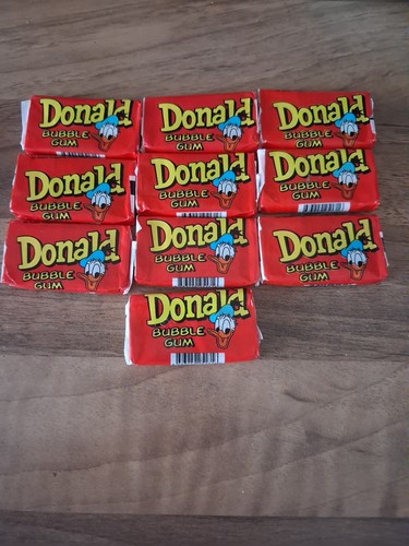 Donald red chewing bubble gum - red,