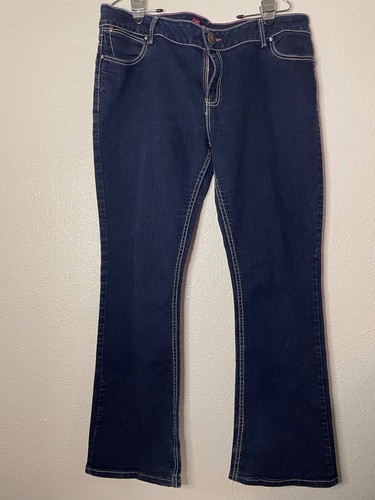 Women wrangler jeans - women’s,