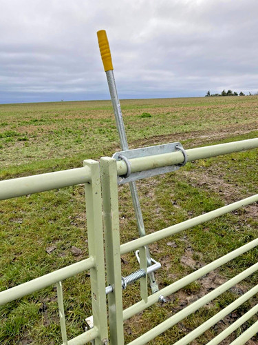 Uni latch gate bridleway - gate,