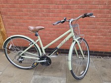 Ladies Trek Allant bicycle 17 Inch Frame