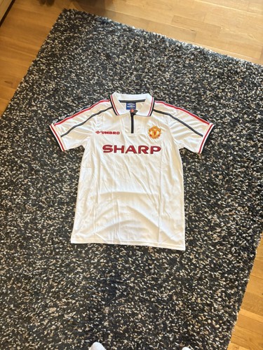 Manchester united 1998 away - 1998/99,