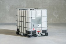 1000 LITRE IBC ON STEEL PALLET